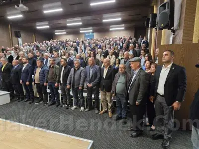Haber: Yeni Parti Kongresine CHP’li Meclis Üyelerinin Katılımı Gündem Oldu - Öne Çıkan