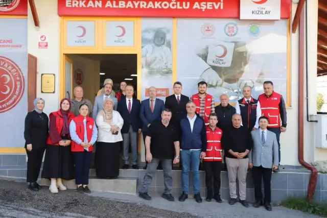 Kaymakam Gökpınar, Sosyal Yardımlaşma Vakfı ve Kızılay Aşevi’ni Ziyaret etti