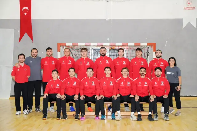 1954 HENDEK SPOR KULÜBÜ 1. LİG’DE MÜCADELESİNİ SÜRDÜRÜYOR