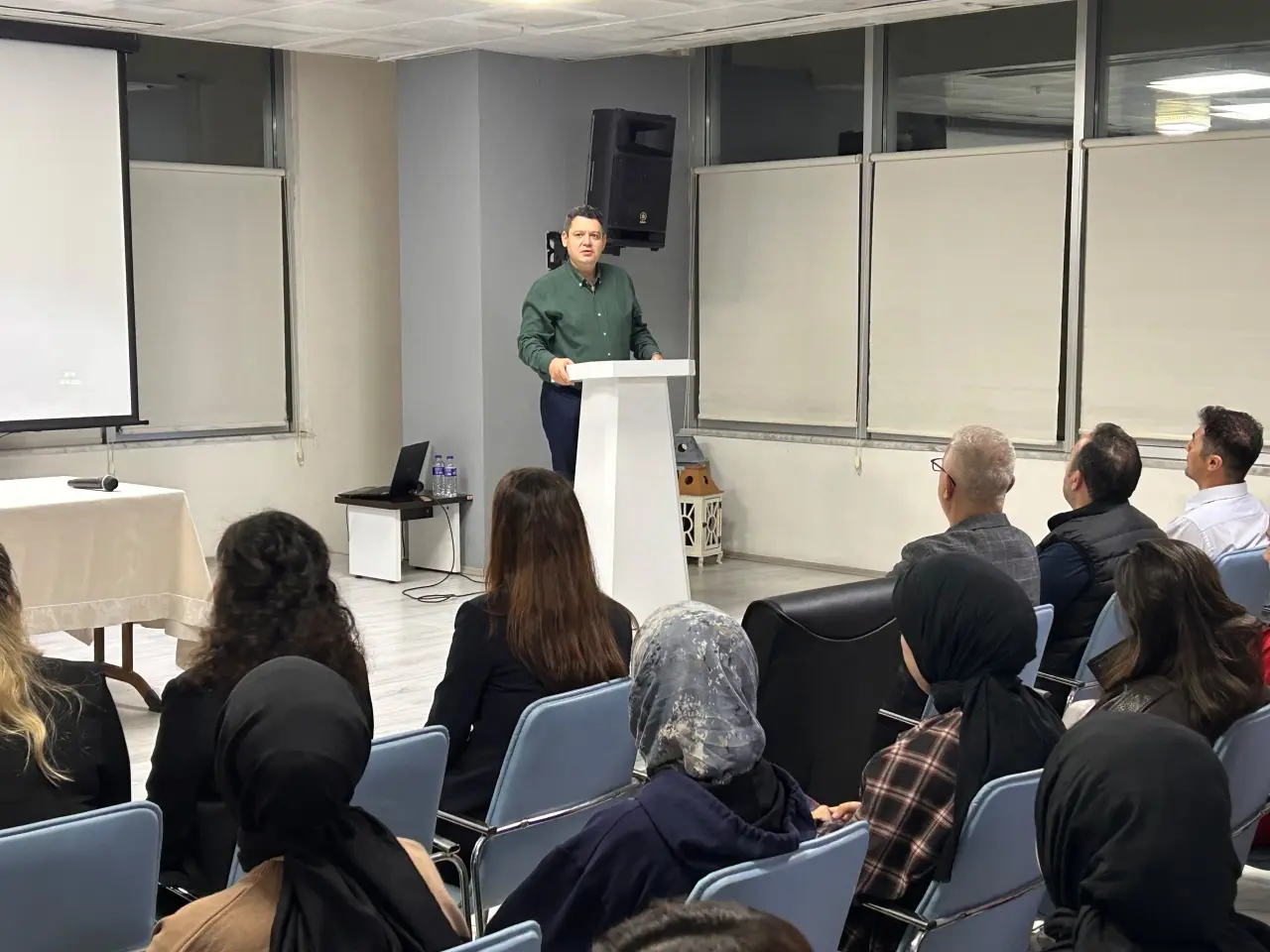 Haber: Kaymakam Gökpınar, Hendek KYK Yurdunda Gençlerle Buluştu - Öne Çıkan