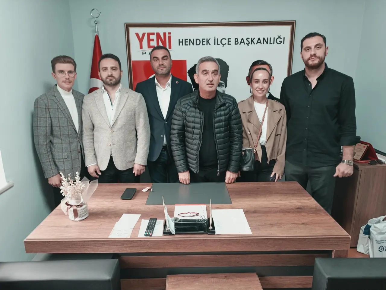 Haber: CHP Belediye Meclis Üyeleri, Yeni Parti’ye geçti - Öne Çıkan