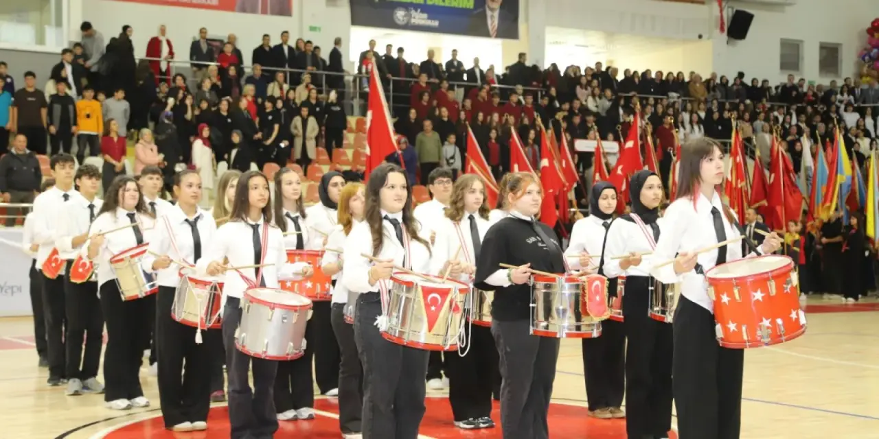 Haber: CUMHURİYETİN 103. YILI HENDEK’TE COŞKUYLA KUTLANDI - Galeri-7