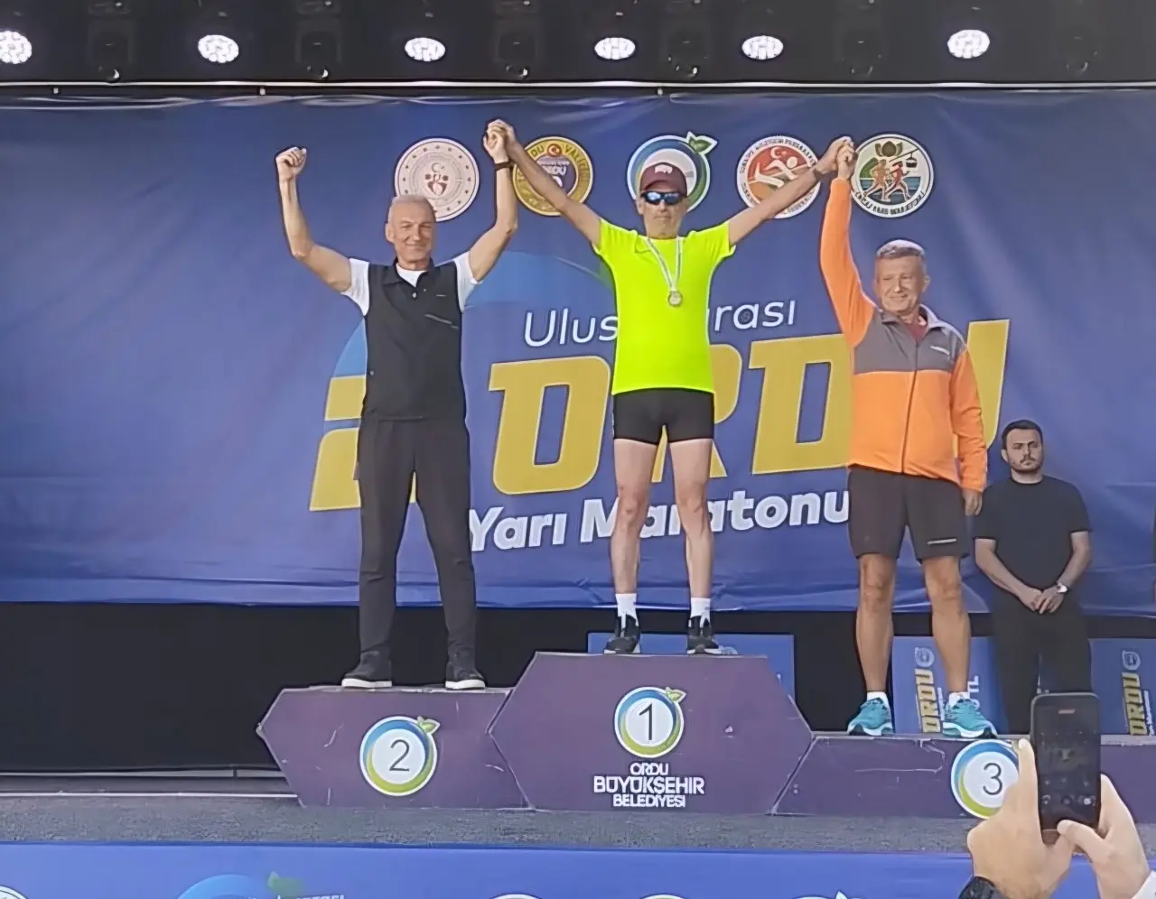 Haber: Hendekli Ahmet Çelik, Ordu Yarı Maratonu’nda Birinciliği Kaptırmadı - Öne Çıkan