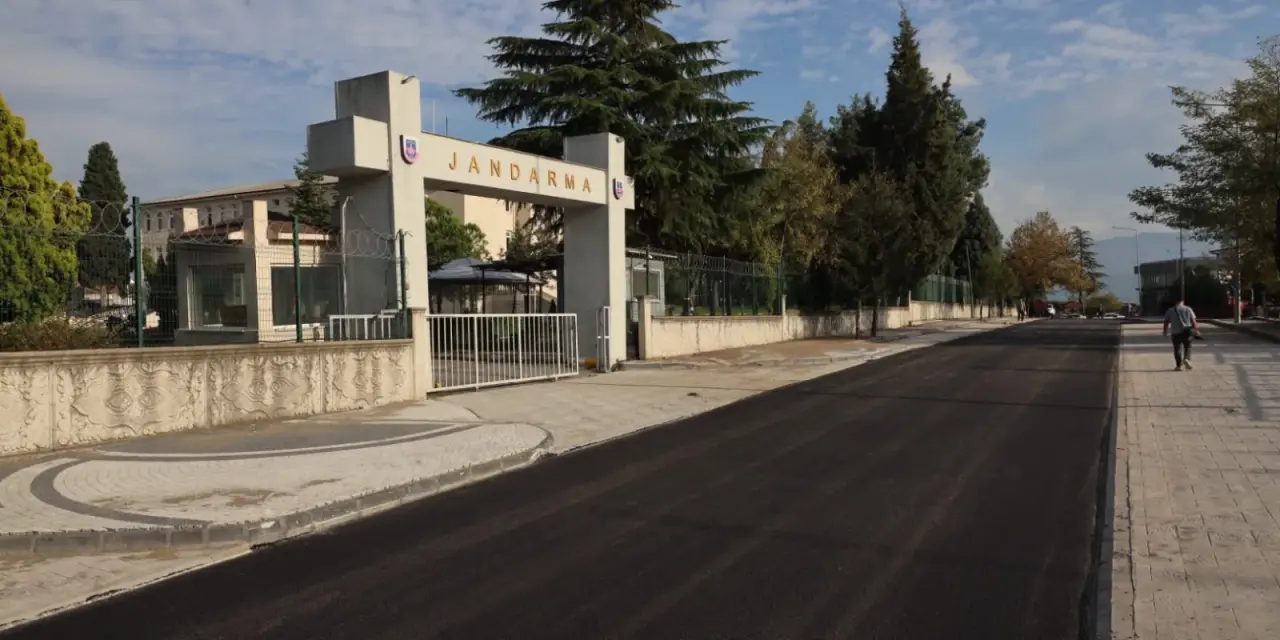 Haber: Hendek’in tam kalbindeki en önemli güzergahlar tablo gibi işleniyor - Galeri-1