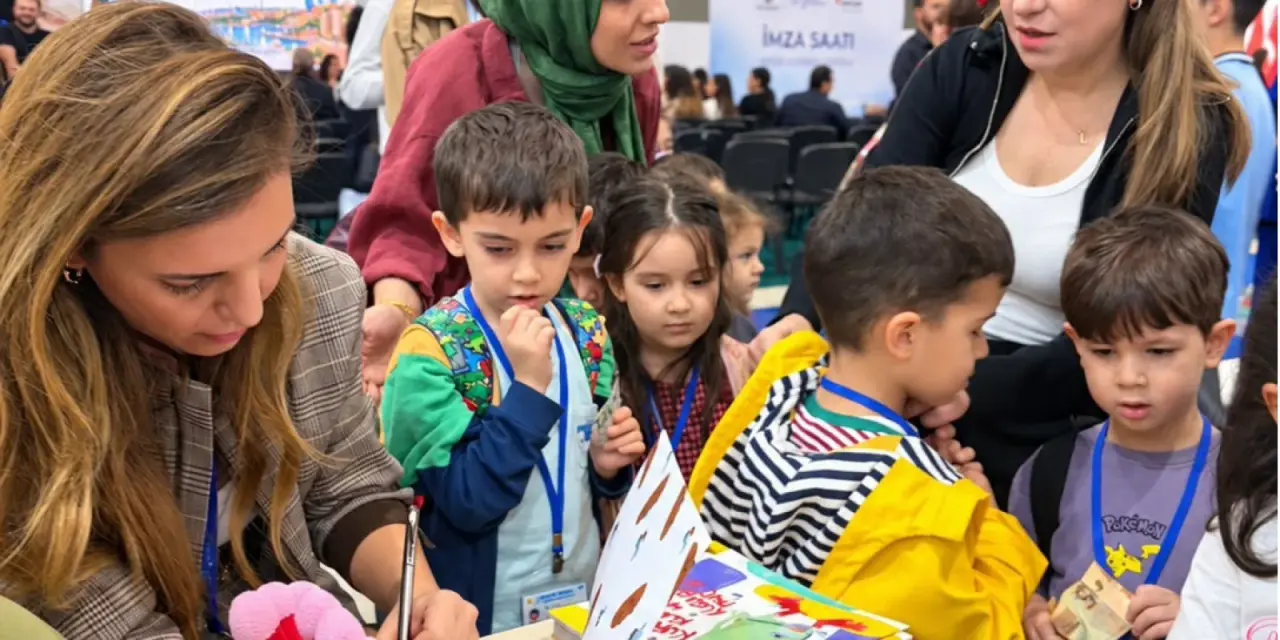 Haber: Hendekli yazar Selin Özan, Bakü’de çocuklarla buluştu - Öne Çıkan