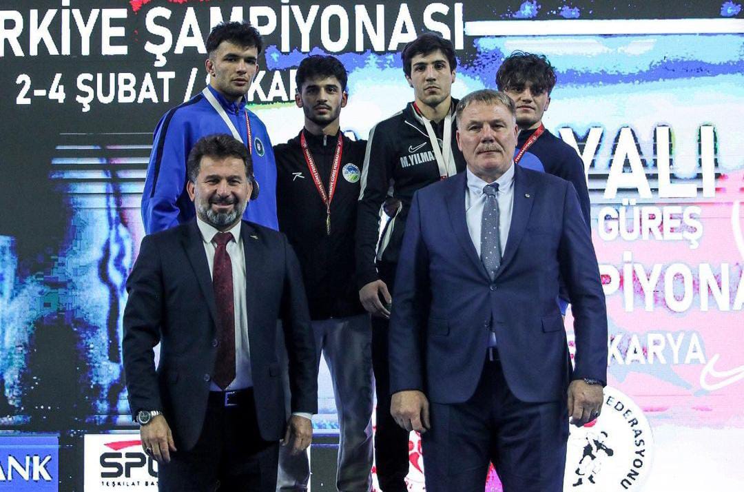 Güreş'te, Sakarya Büyükşehir Belediyesi Spor Kulübü Türkiye Üçüncüsü oldu