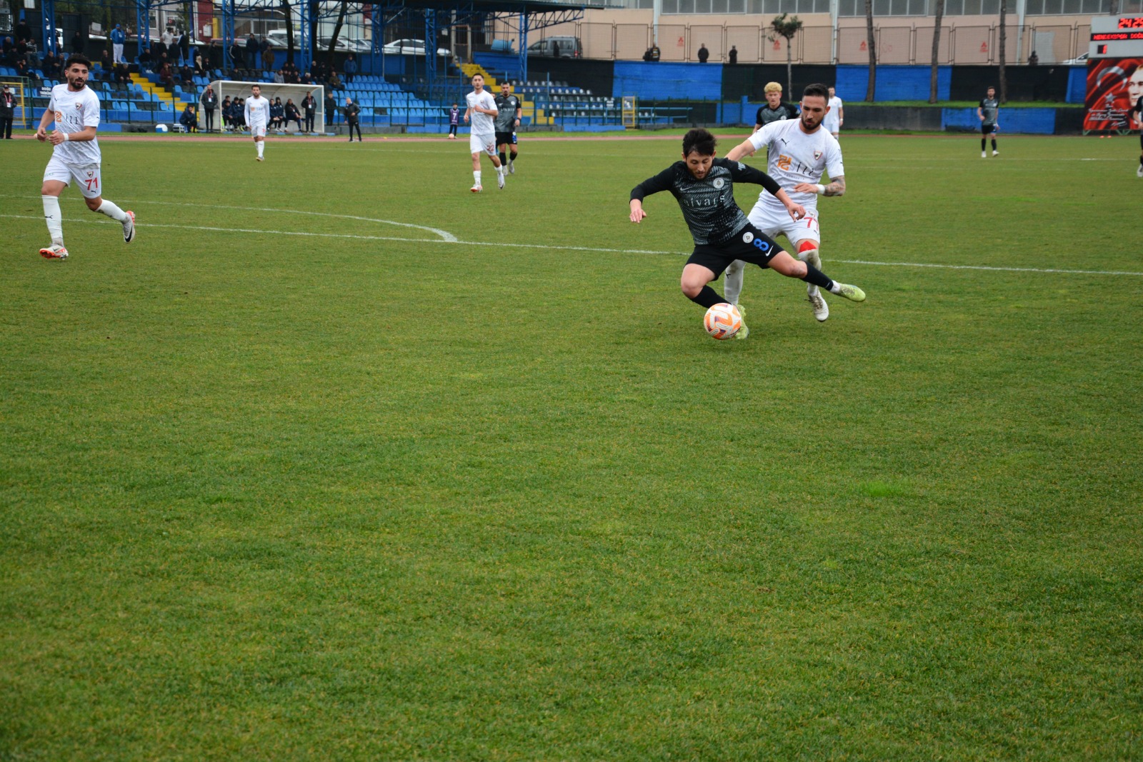 Hendekspor dört köşe 