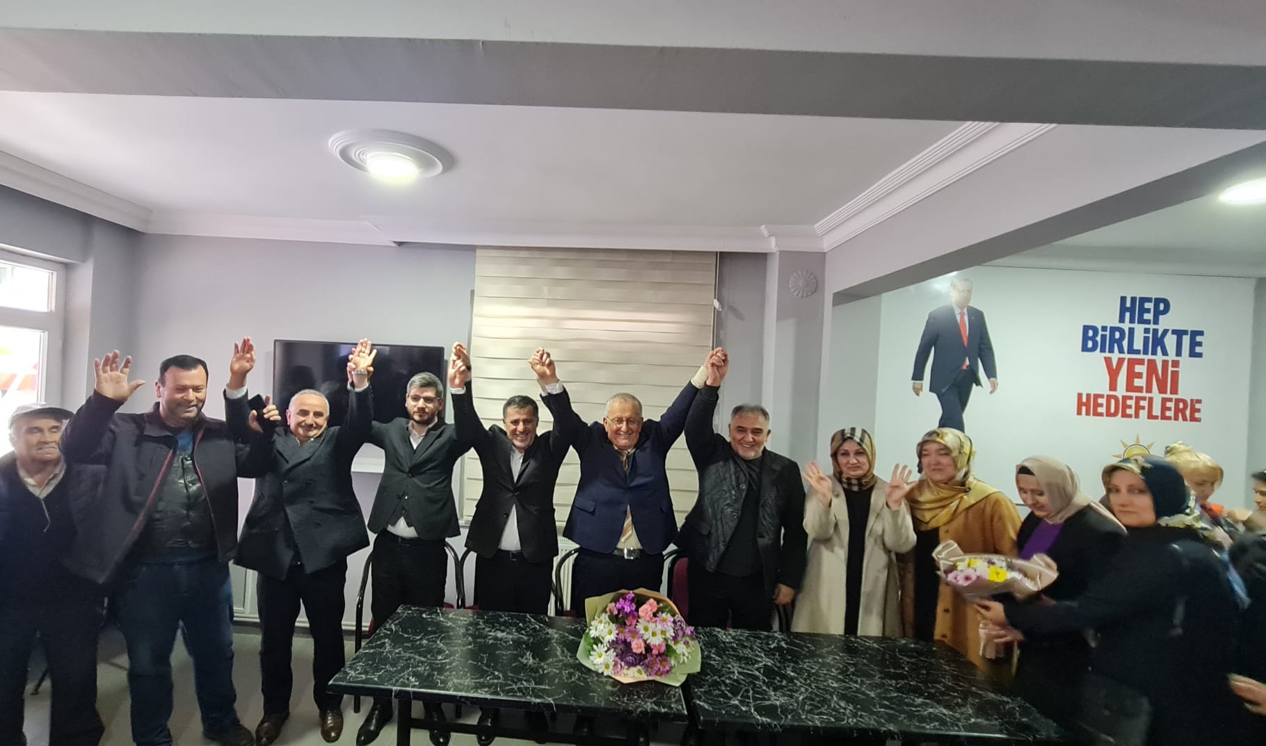 AK Parti Hendek’te Öz’üne döndü