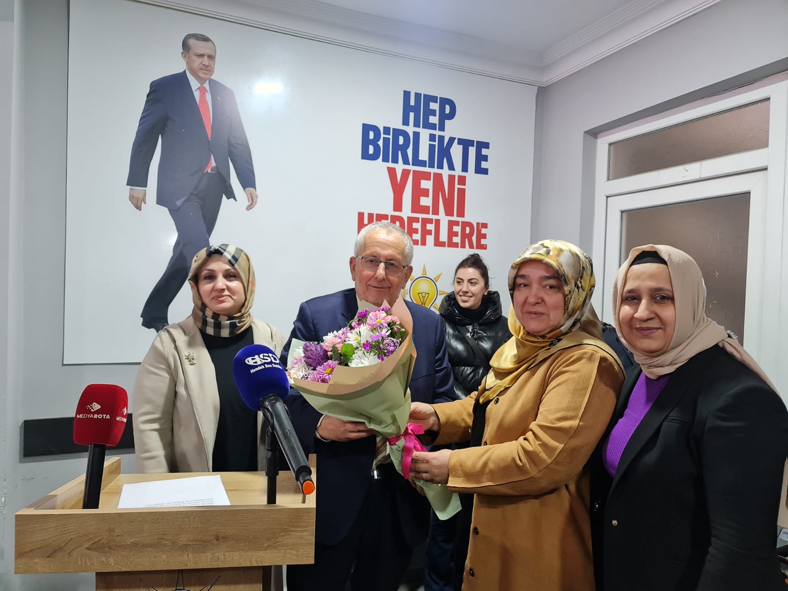 AK Parti Hendek’te Öz’üne döndü