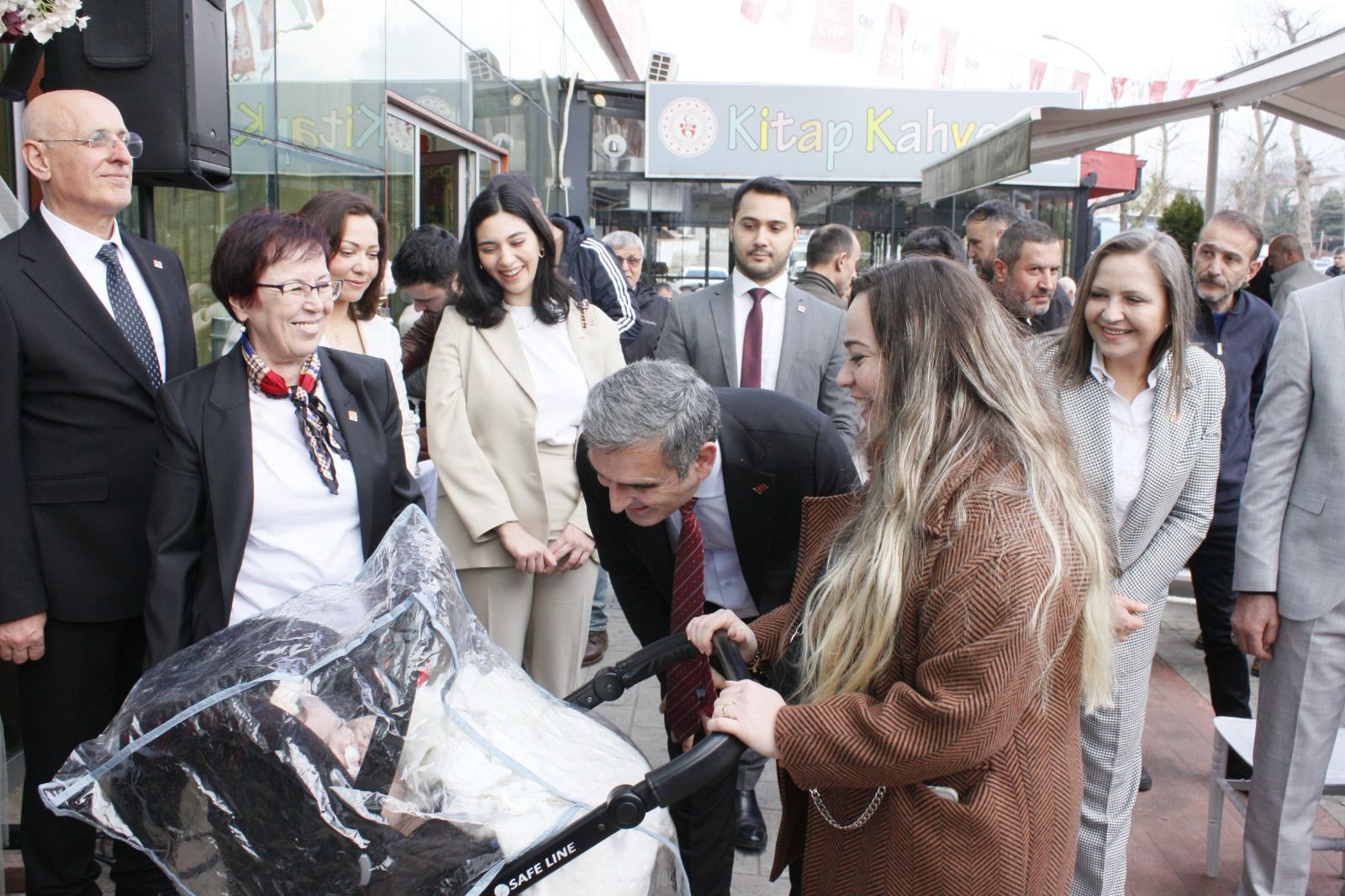 Bayraktar ekibini ve projelerini tanıttı 