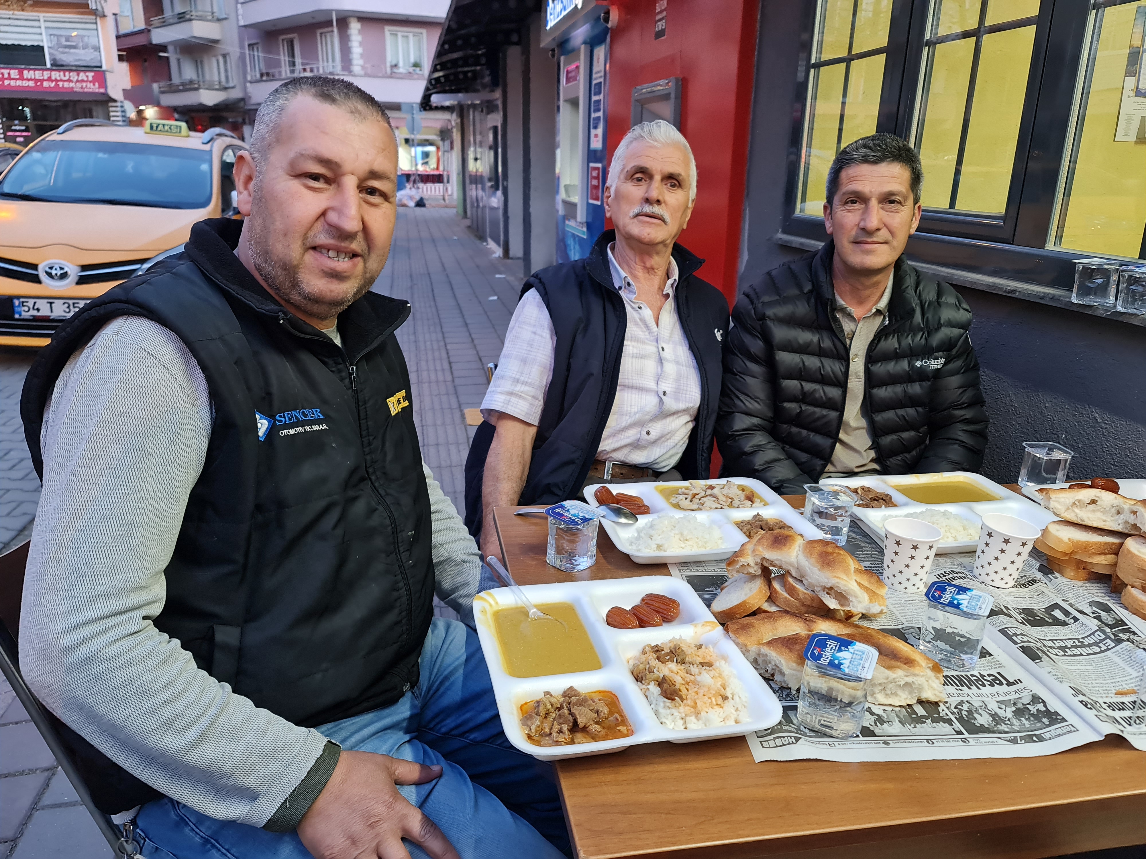 Taksici esnafı iftarda buluştu 