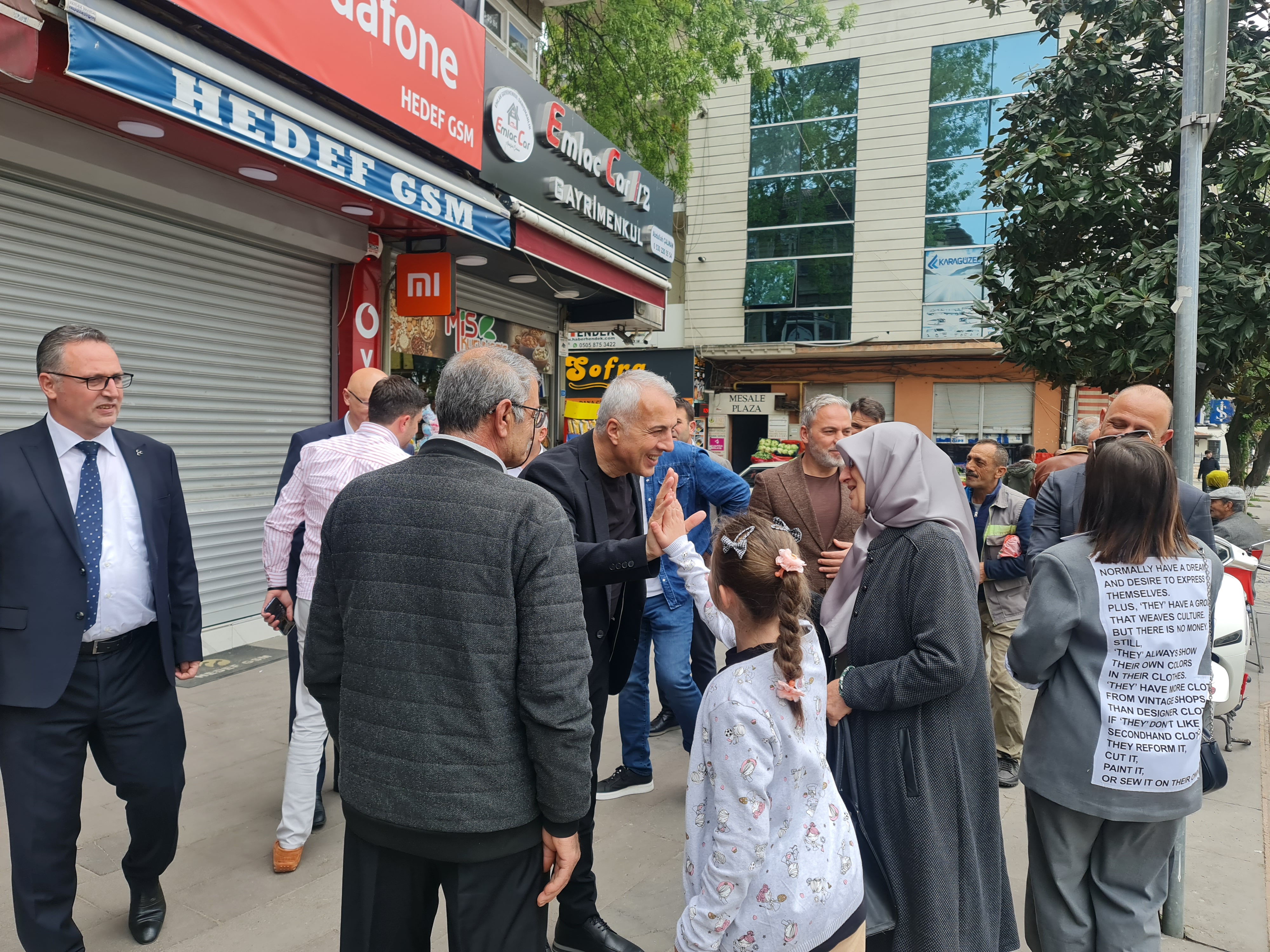 Namlı ve Babaoğlu esnaf ve vatandaşla bayramlaştı