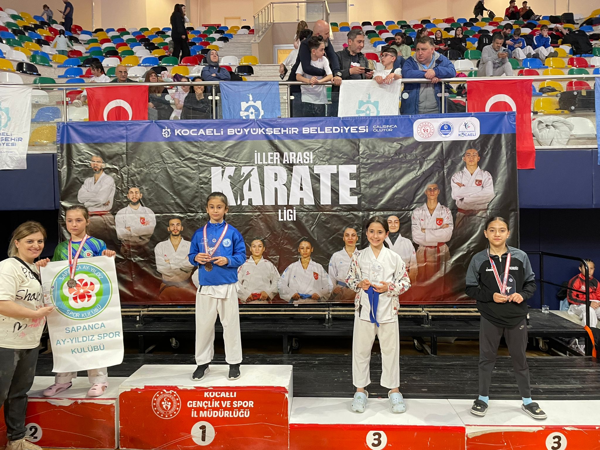 ŞAMPİYON HENDEK KARATE