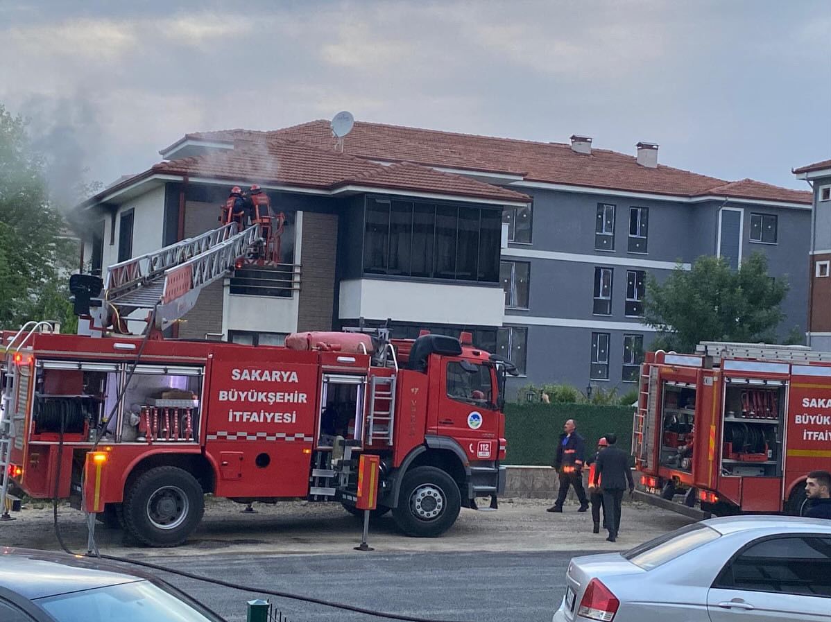 Ayni anda iki Mahalleden yangın haberi