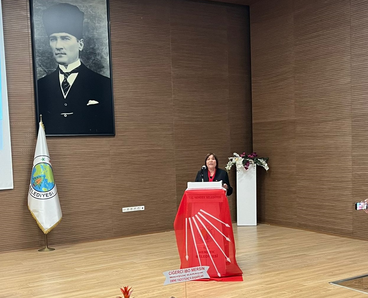 CHP'de Emine Yazıcıtunç Güven Tazeledi