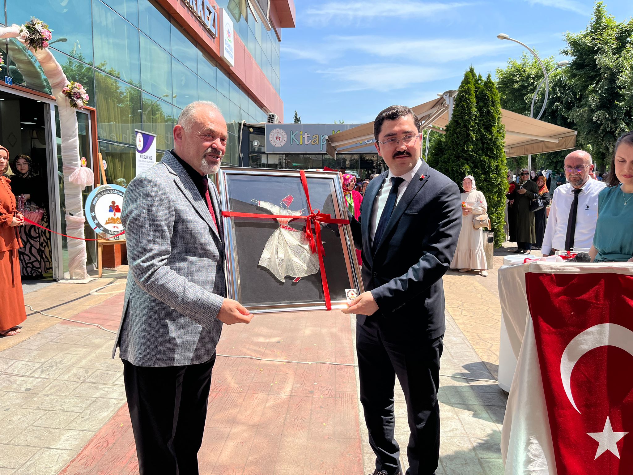 Hendek Halk Eğitim Sergisine Yoğun ilgi