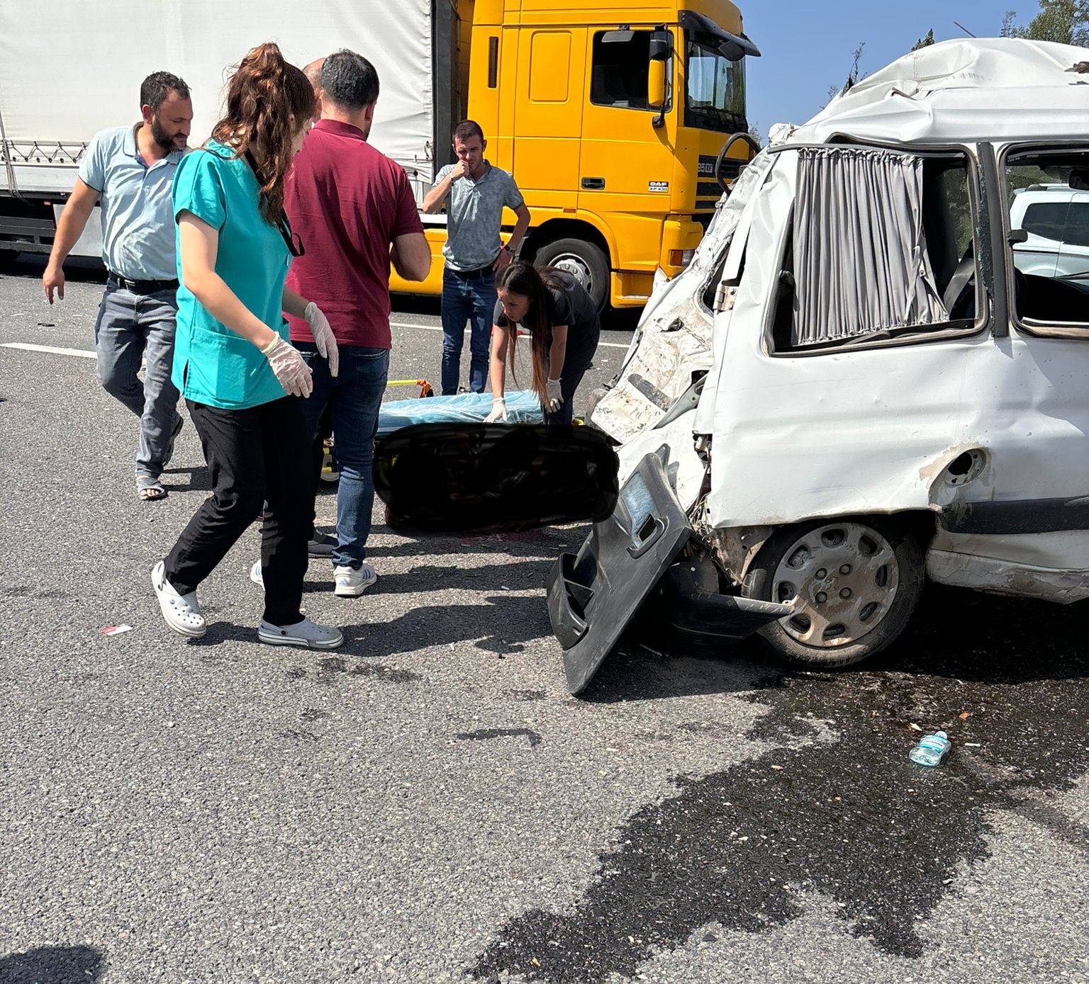 Tem Otoyolu'nda Kaza biri ağır İki Kişi Yaralandı