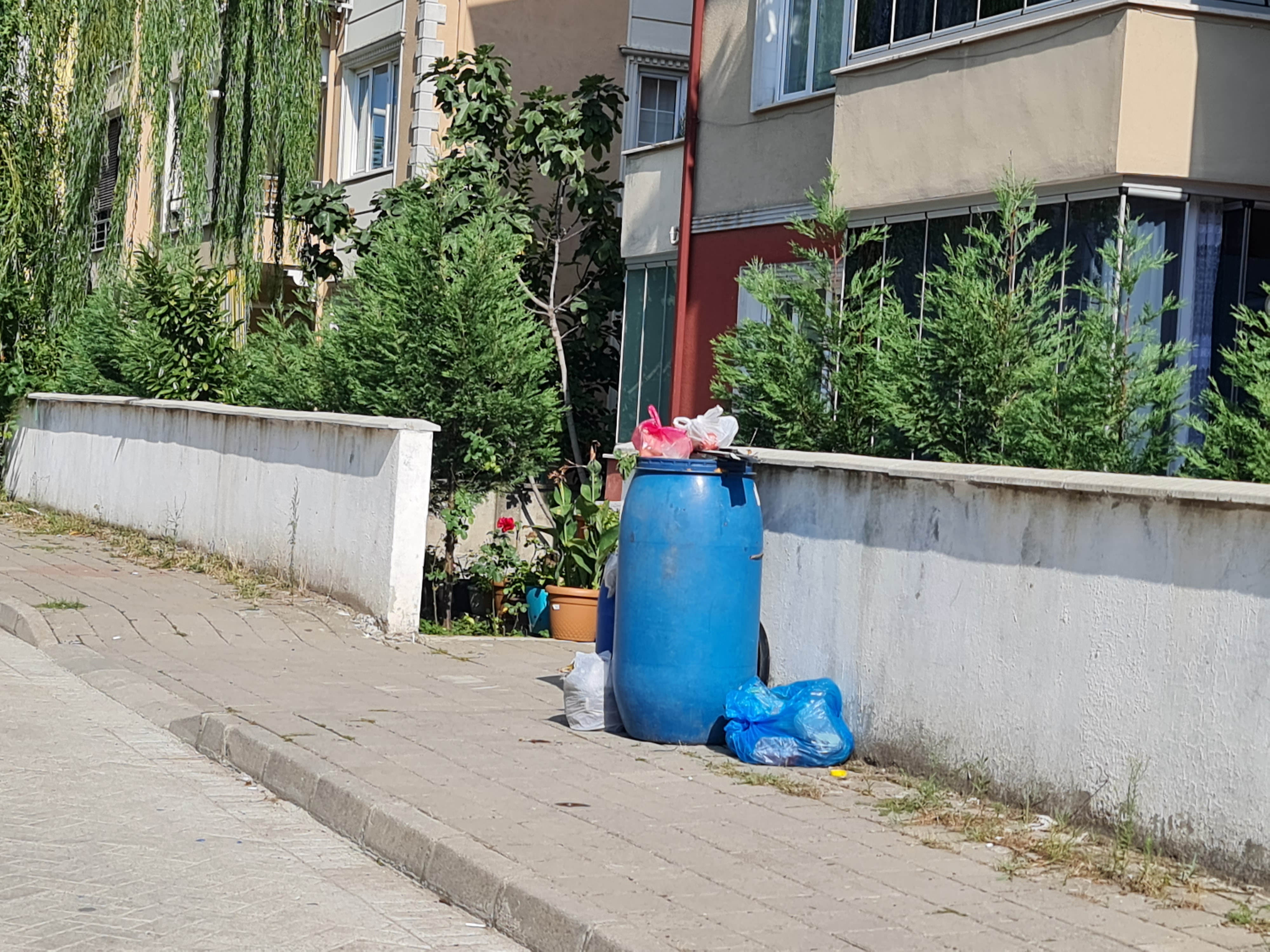 Yenimahalle Sakinlerinden Çöp tepkisi