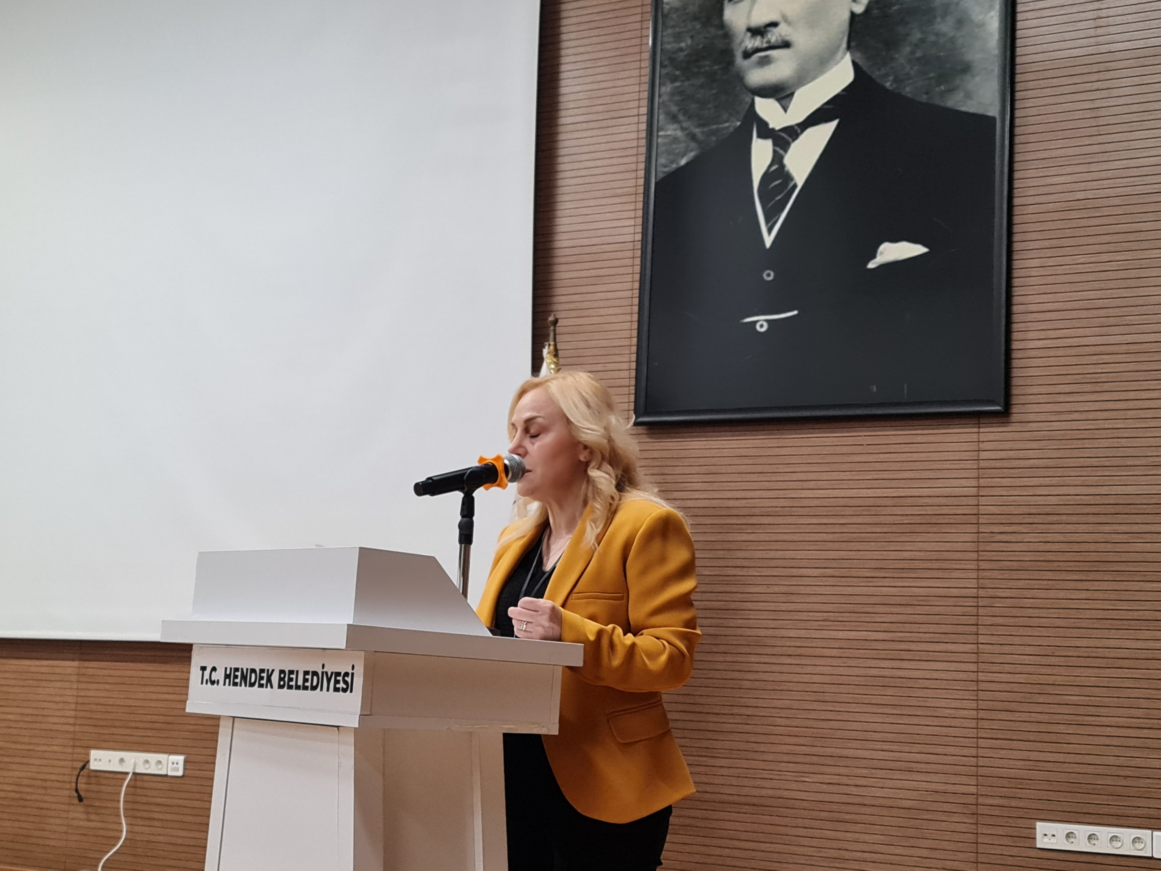 HENDEK’TE MADDE BAĞIMLILIĞIYLA MÜCADELE KONFERANSI GERÇEKLEŞTİ