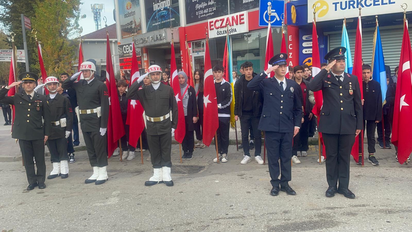 Atatürk’ün ebediyete intikalinin 86. yıldönümü Hendek’te törenle anıldı