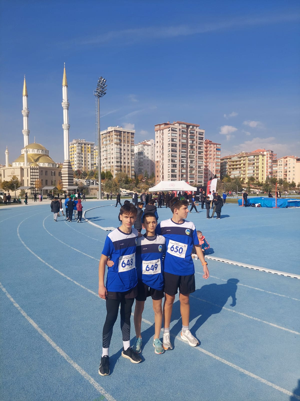 Hendek Halk Eğitimi Merkezi Müdürlüğü Atletizim Kursu başarıya doymuyor