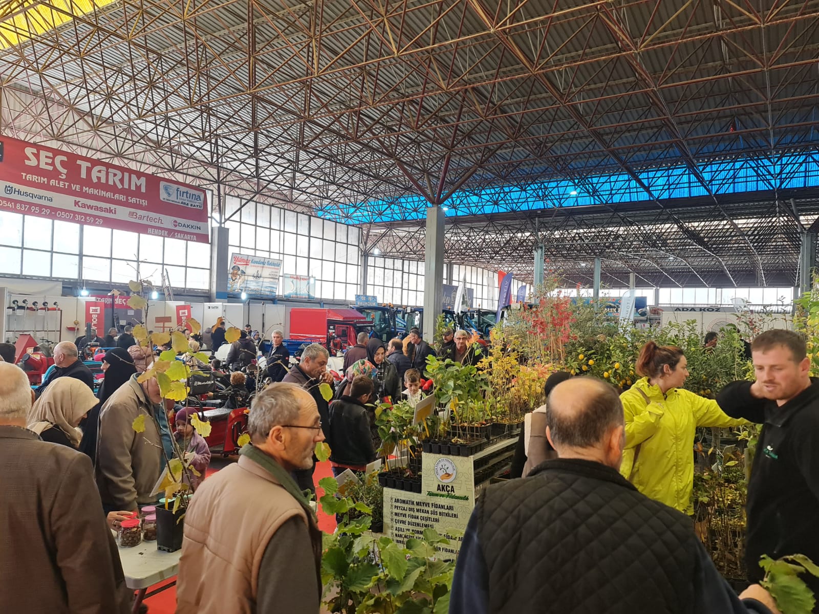 Hendek'teki Tarım Fuarı'nda Ziraat Odası ve Seç Tarım İlgi Odağı Oldu