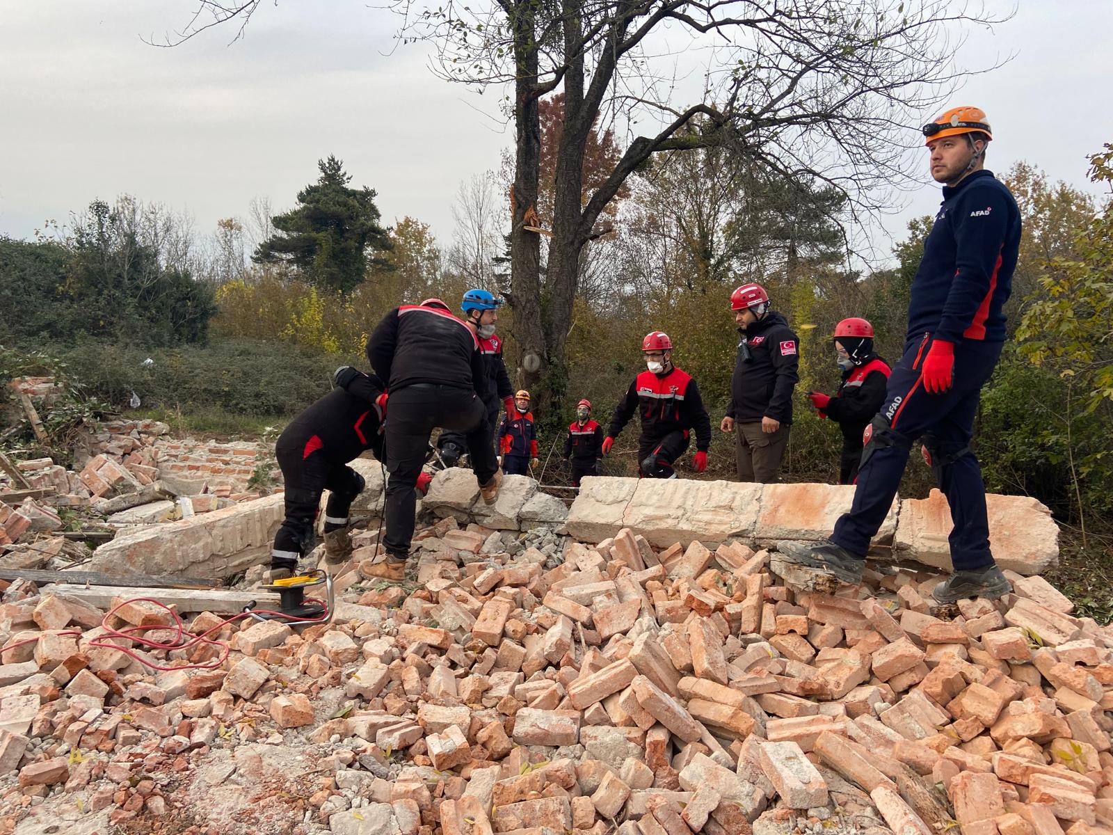 Hendek’te deprem tatbikatı gerçekleştirildi