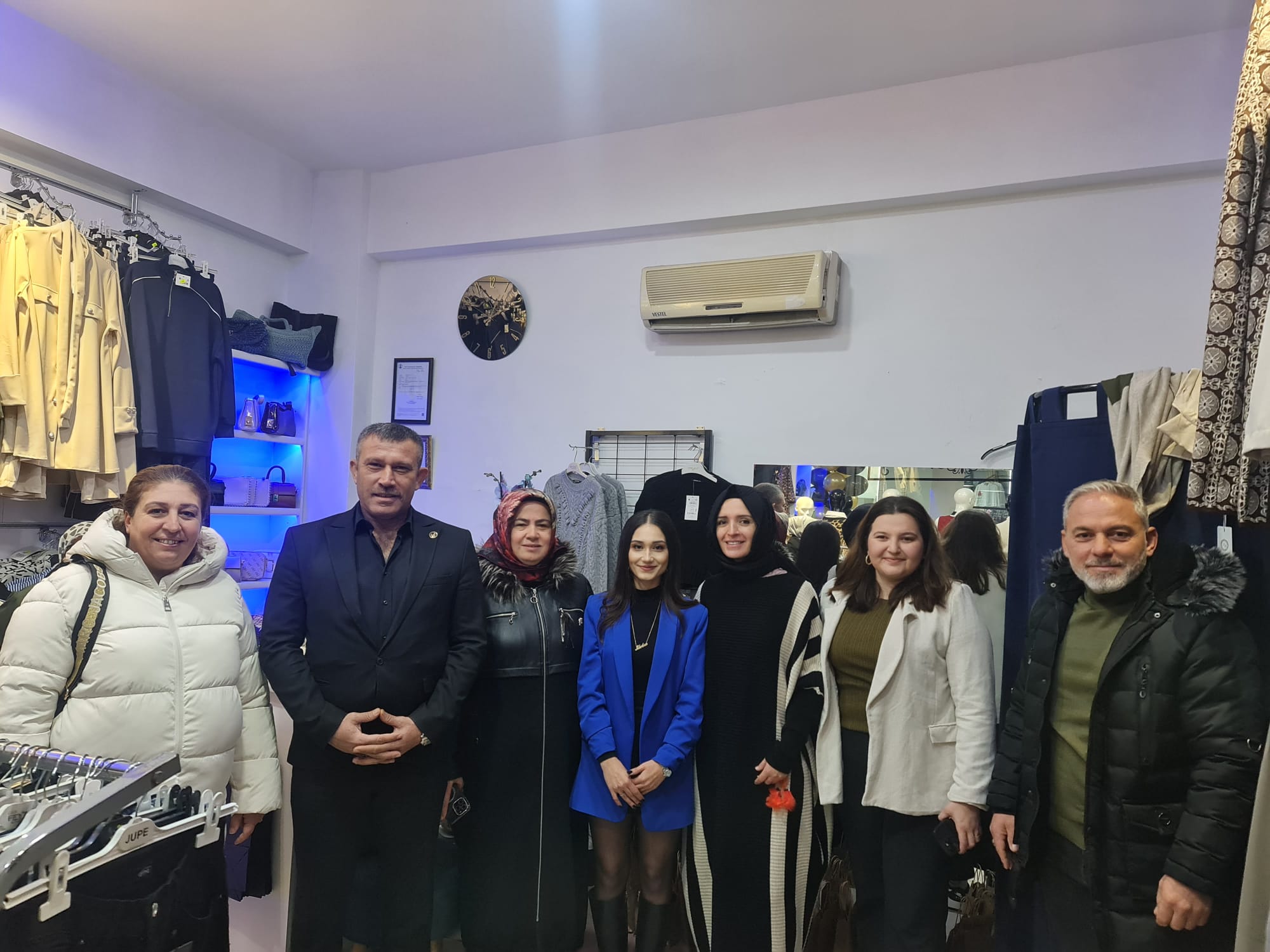 Hendek’te Aura Butik Kadın Giyim Mağazası Açıldı