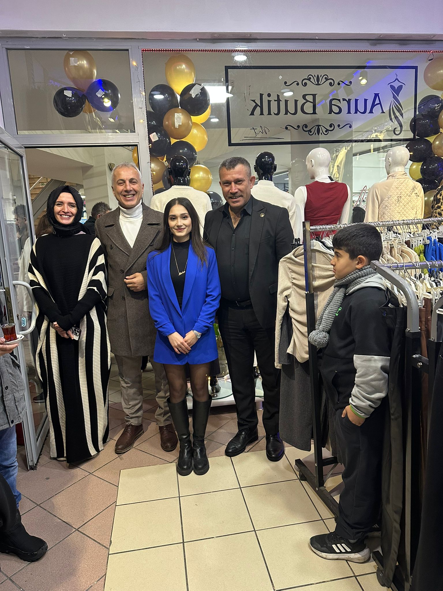 Hendek’te Aura Butik Kadın Giyim Mağazası Açıldı