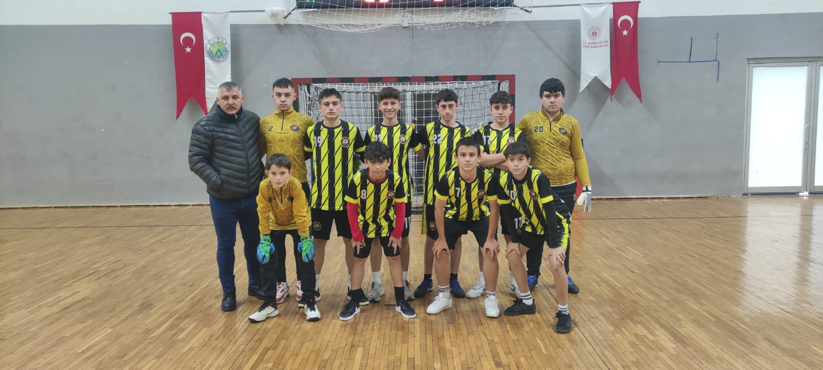 Okul Sporları Genç Erkekler A ve B Futsal Müsabakaları başladı