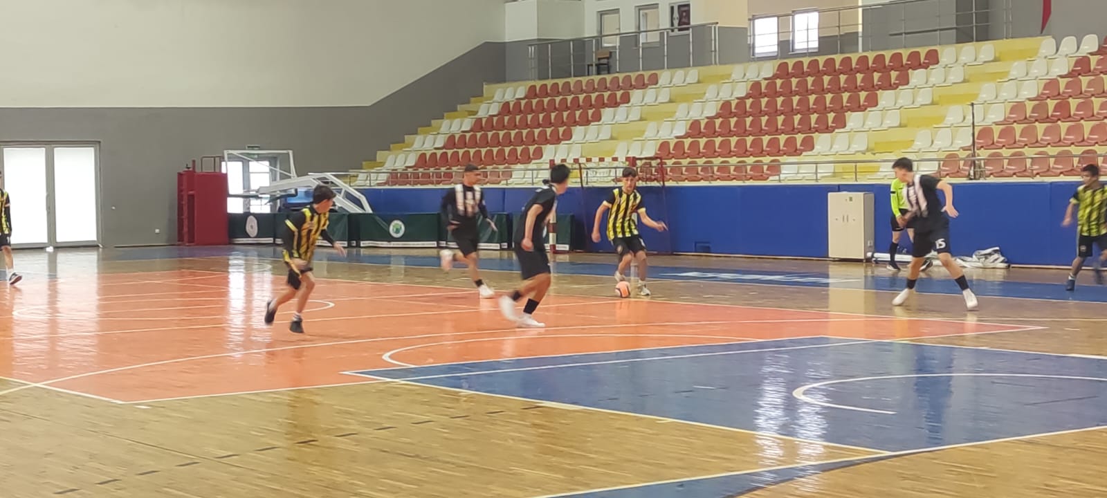 Okul Sporları Genç Erkekler A ve B Futsal Müsabakaları başladı