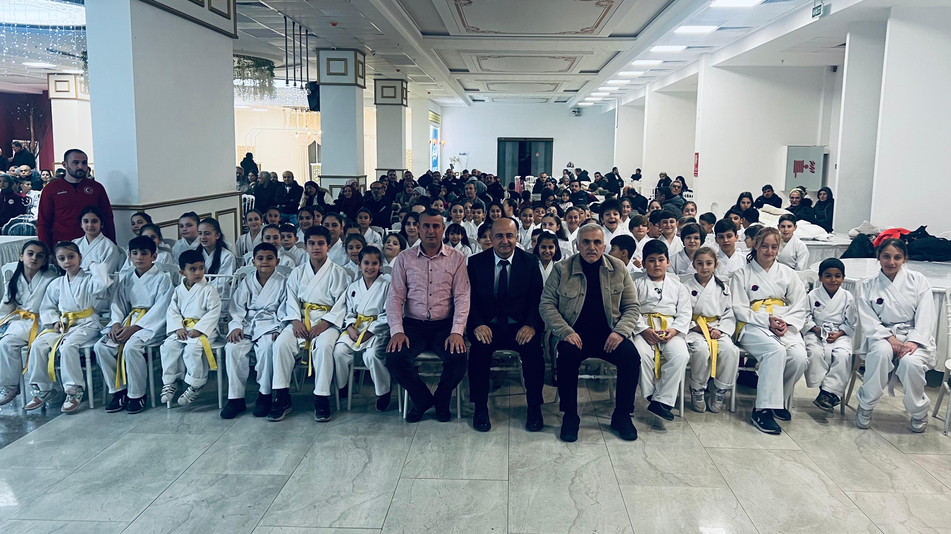 HENDEK KARATE FARKI ŞÖLEN EŞLİĞİNDE TÖREN YAPTI