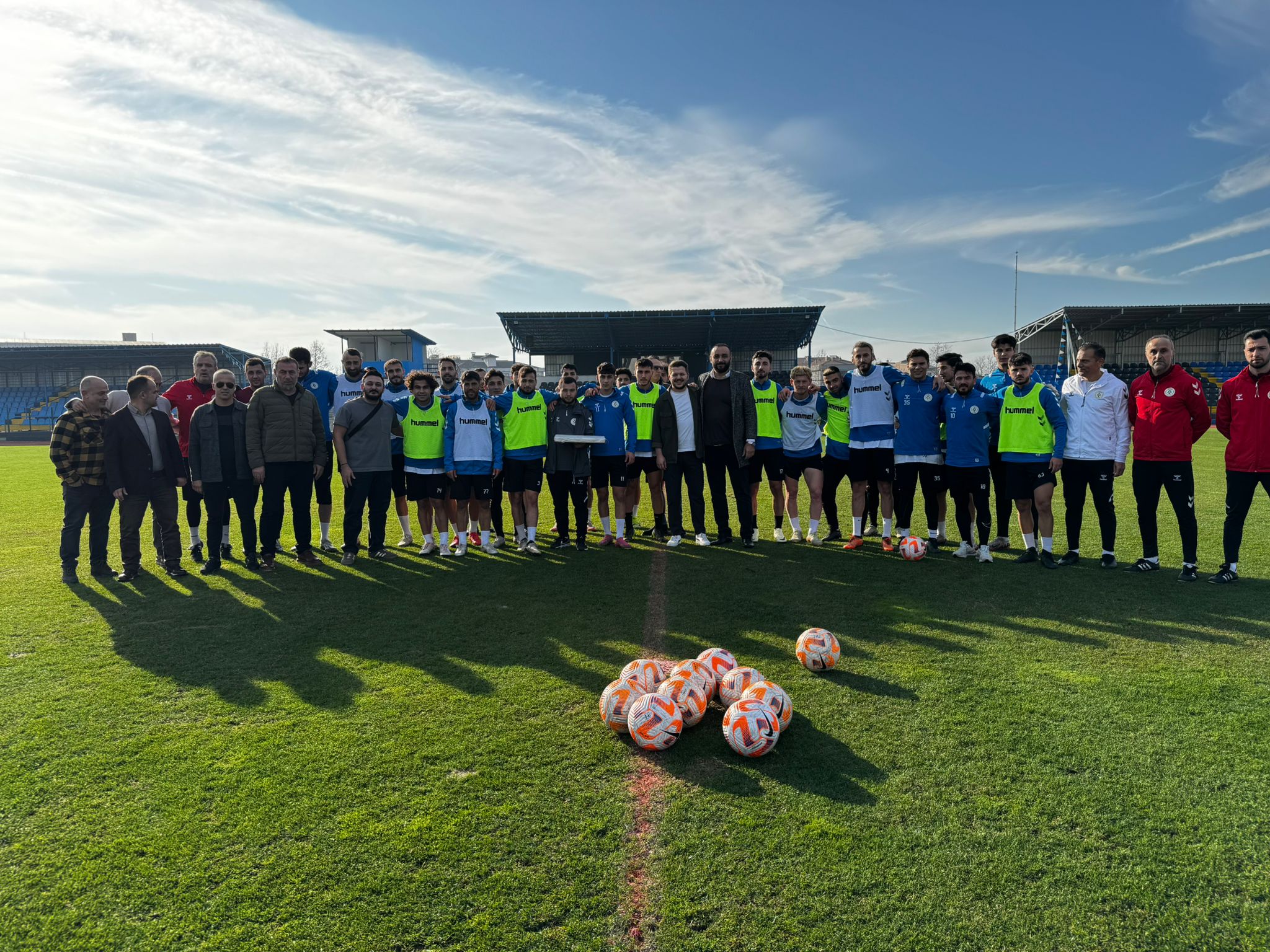 Özel Hendek Ağız ve Diş Polikliniğinden Hendekspor’a tatlı sürpriz