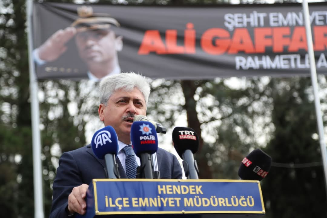 ALİ GAFFAR OKKAN MEZARI BAŞINDA ANILDI