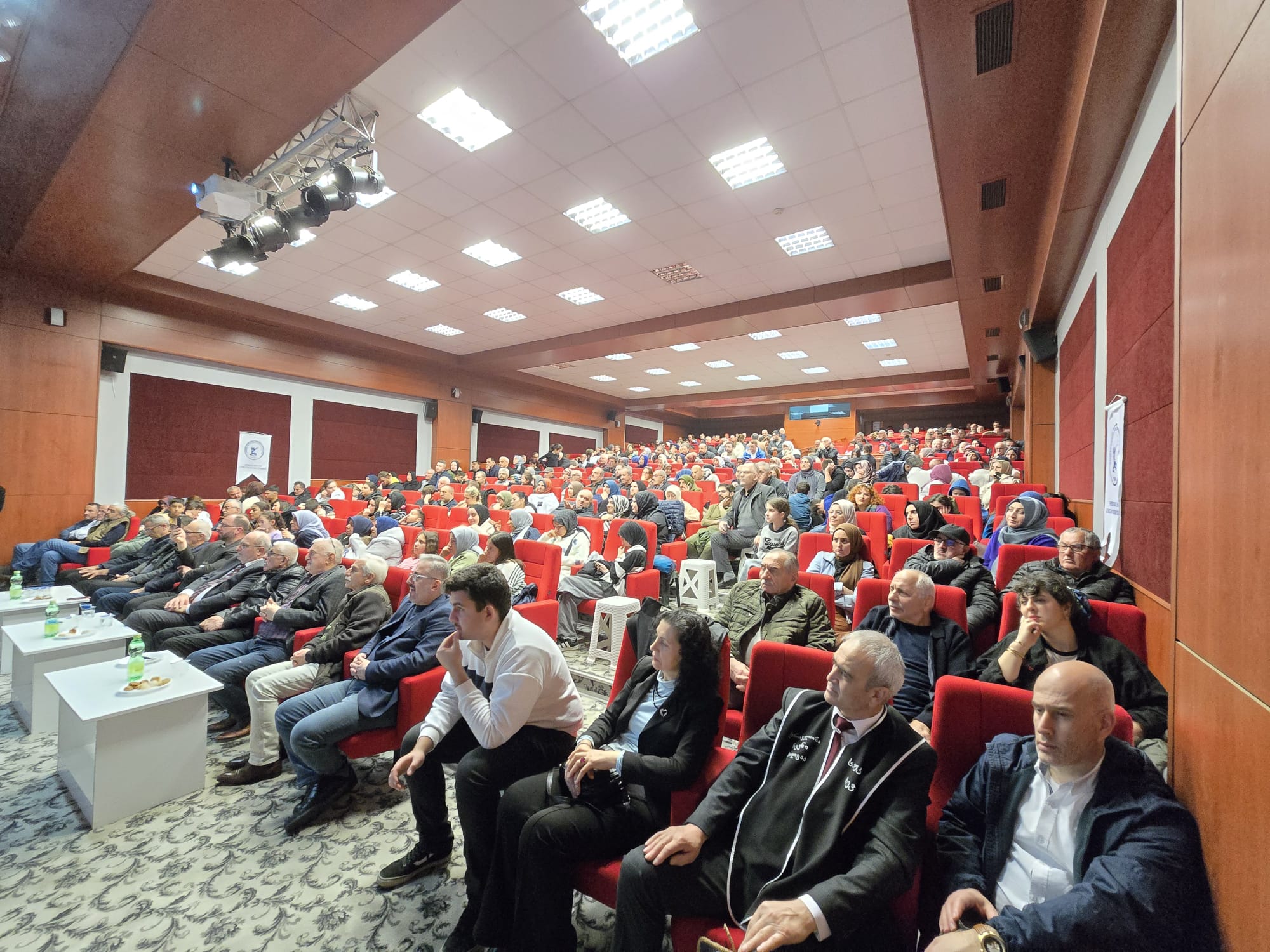 Hendek Batum Gürcü Kültür Derneği'nin düzenlediği programa yoğun ilgi