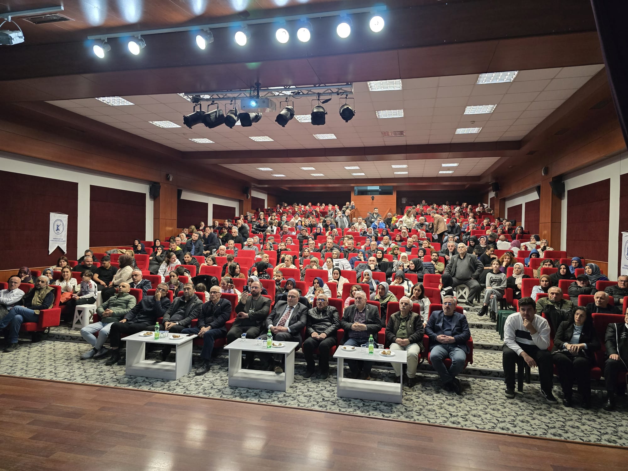 Hendek Batum Gürcü Kültür Derneği'nin düzenlediği programa yoğun ilgi