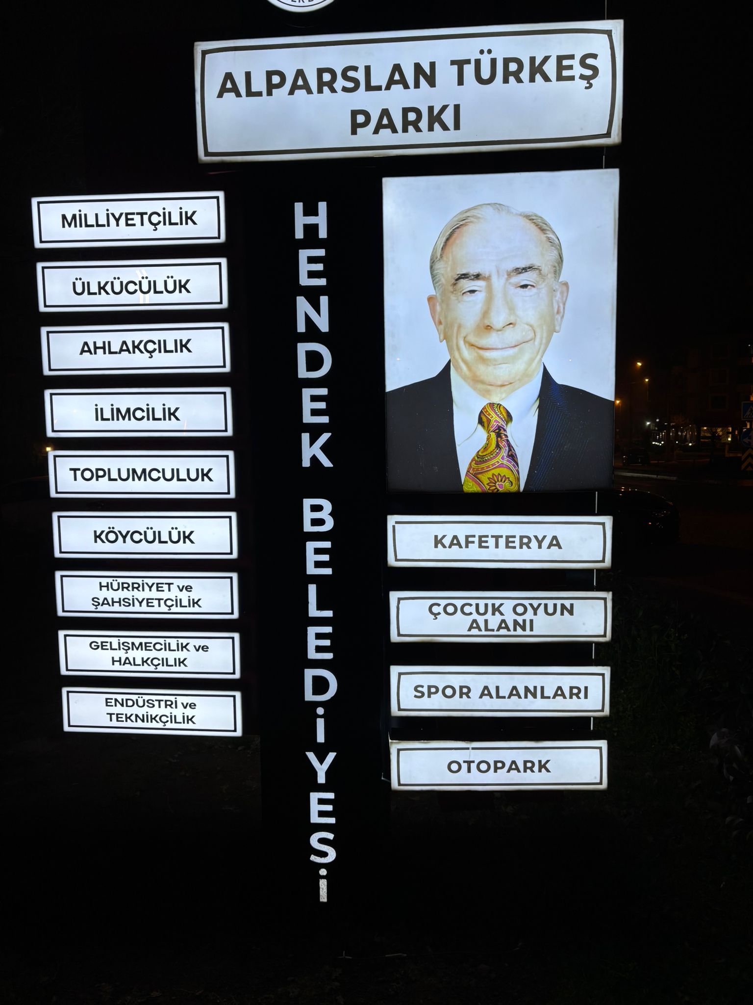 9 Işık Doktirini, maddeler halinde Alparslan Türkeş Parkı tabelasına eklendi