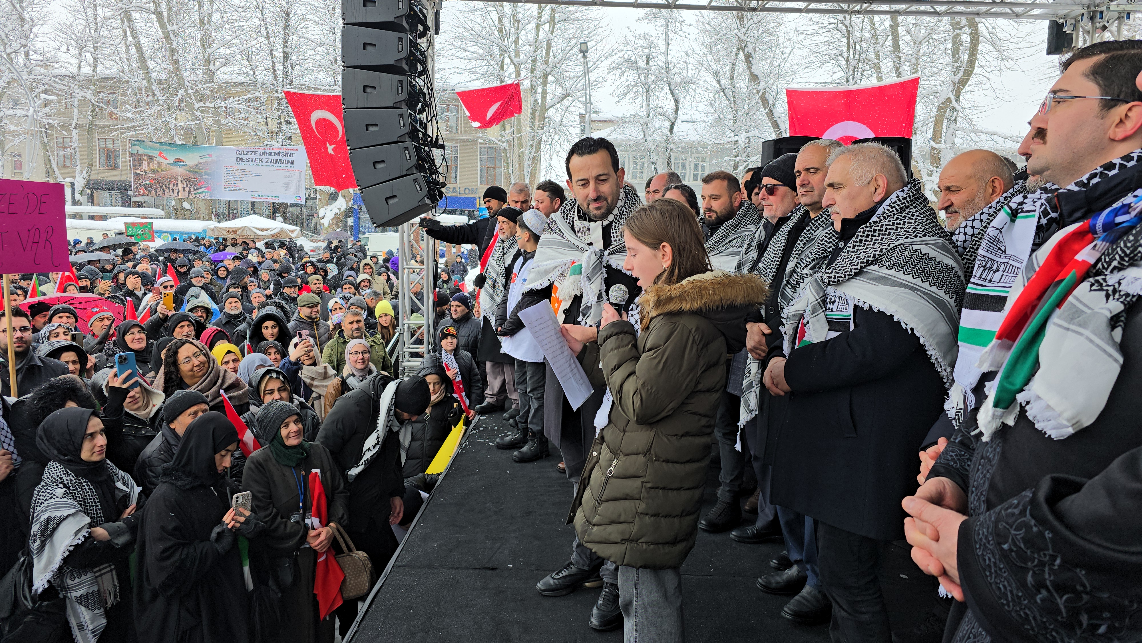 Yoğun kar yağışına rağmen Mitinge akın ettiler