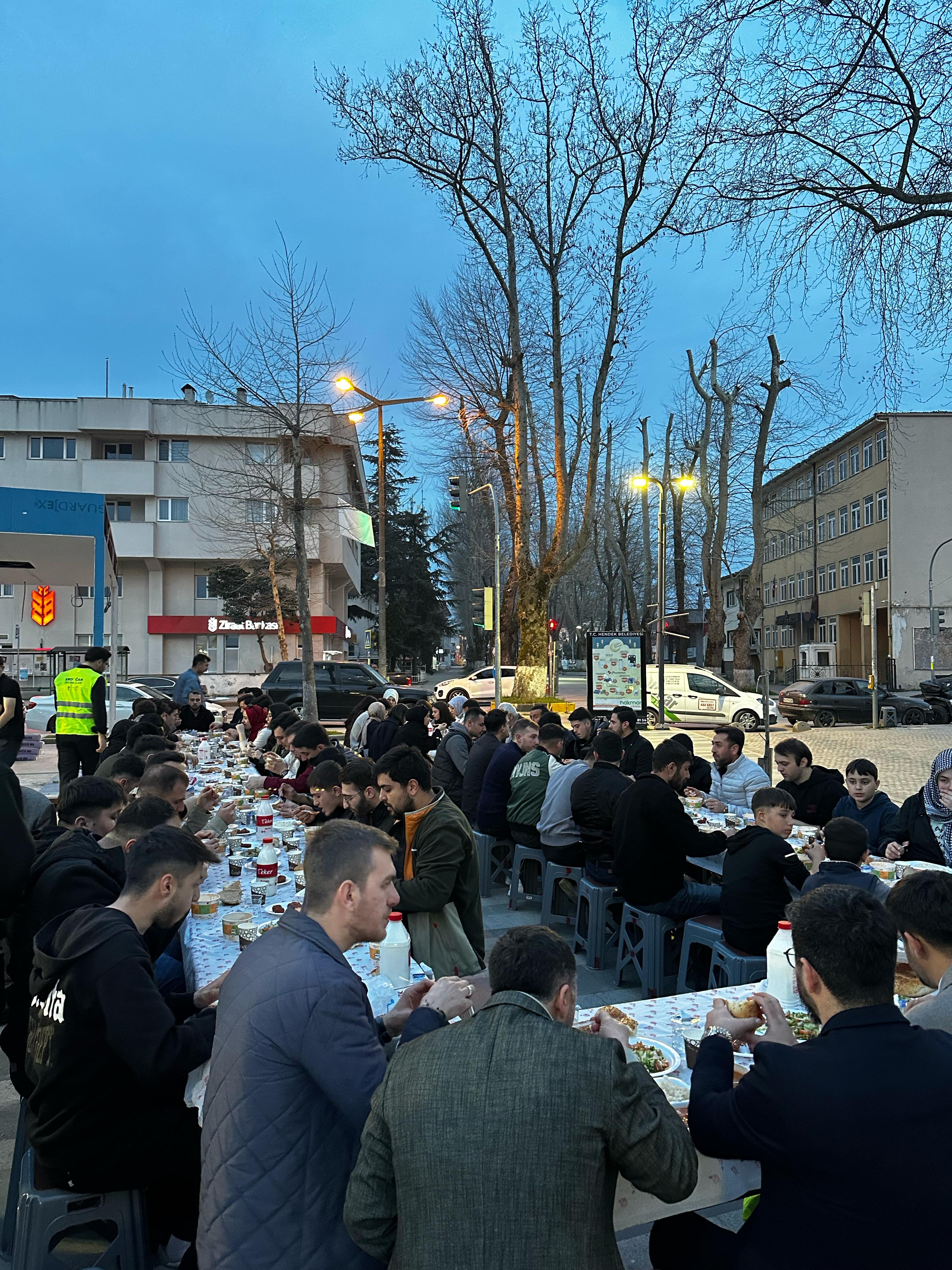 AK Parti Gençlik Kolları İftarda buluştu