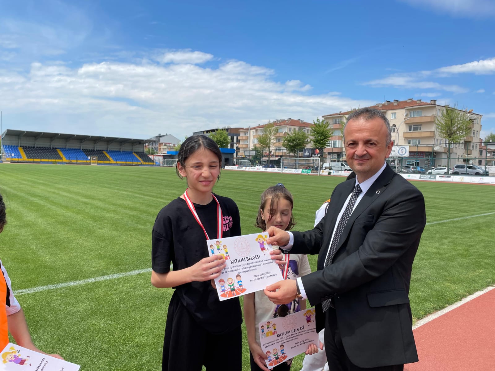 Hendek'te atletizm yarıṣları sona erdi