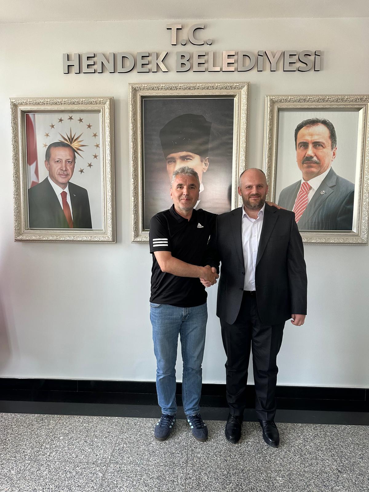 Türkiye Şampiyonu Hendek Veteranlar’dan Hendek Belediyesi’ne Ziyaret