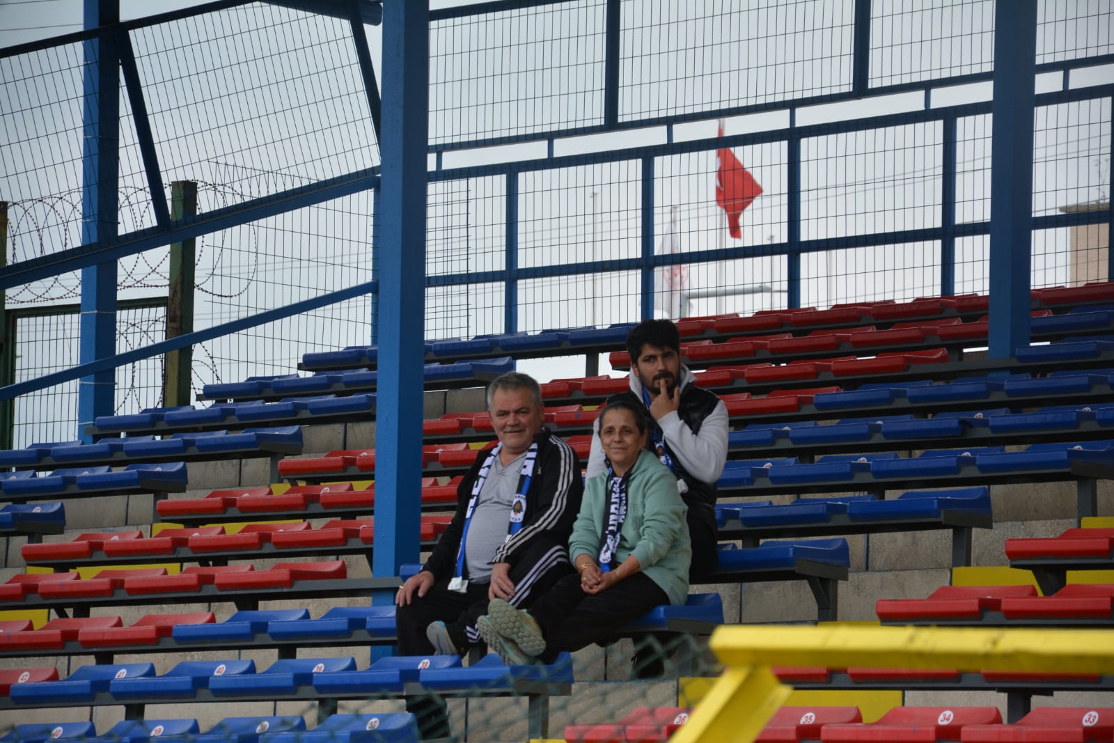 HENDEKSPOR TURLADI