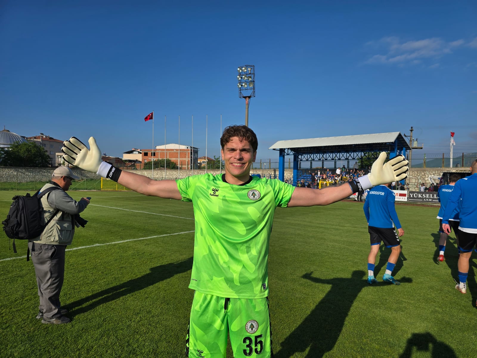 HENDEKSPOR TURLADI