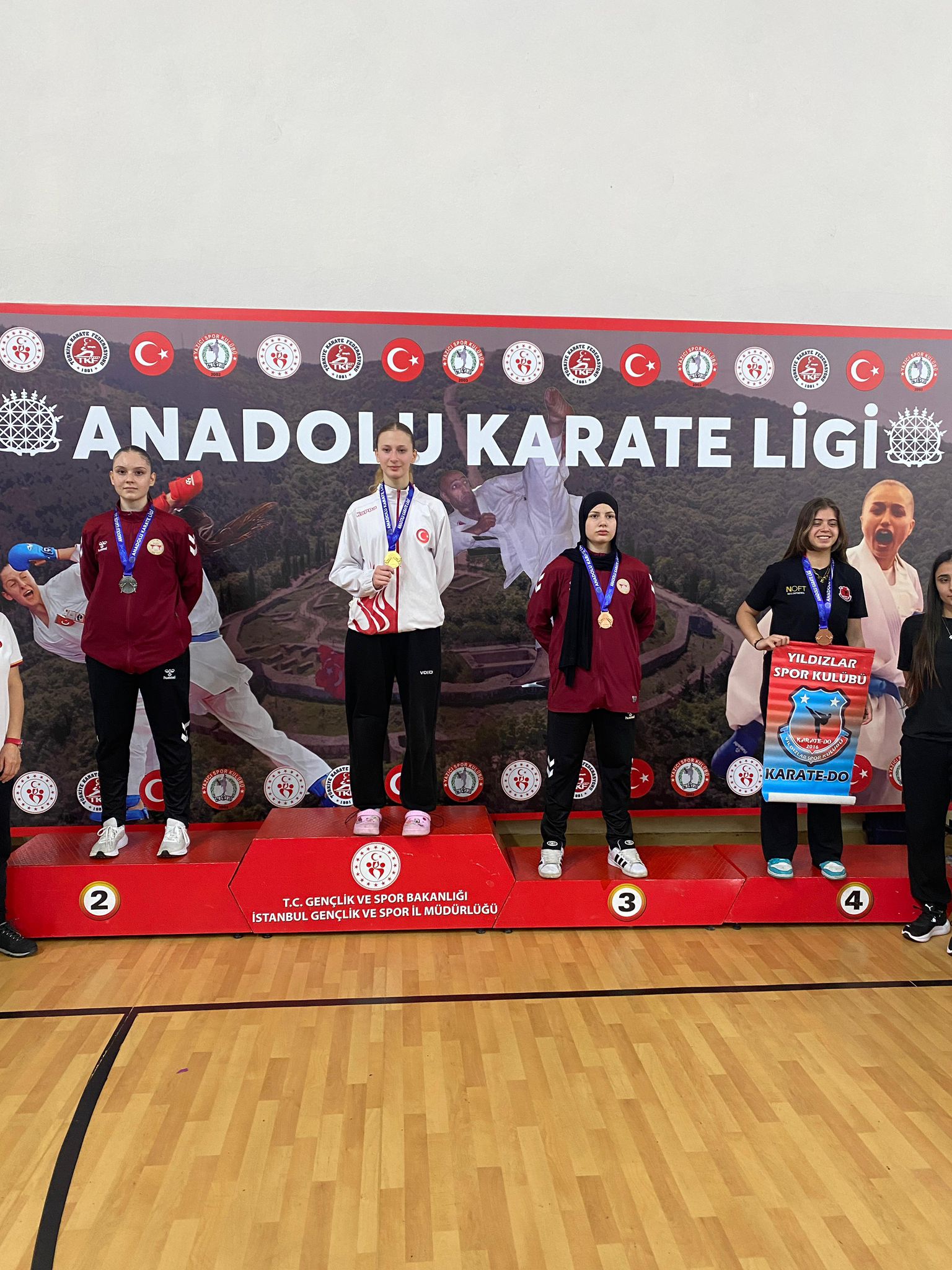 İSTANBUL’DA HENDEK COŞTU