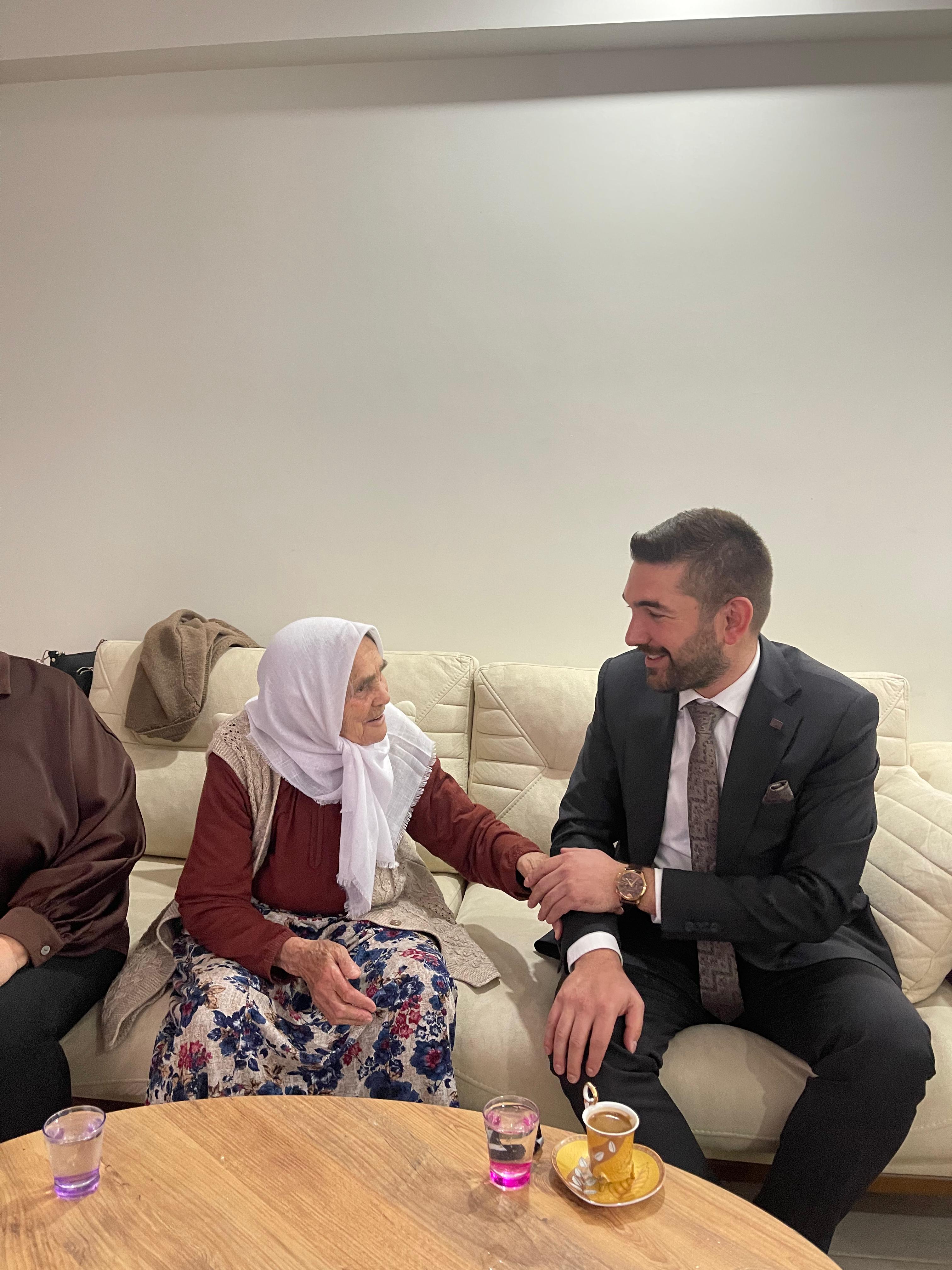 Anneler Günü’nde Anahtar Parti’den Anlamlı Ziyaret