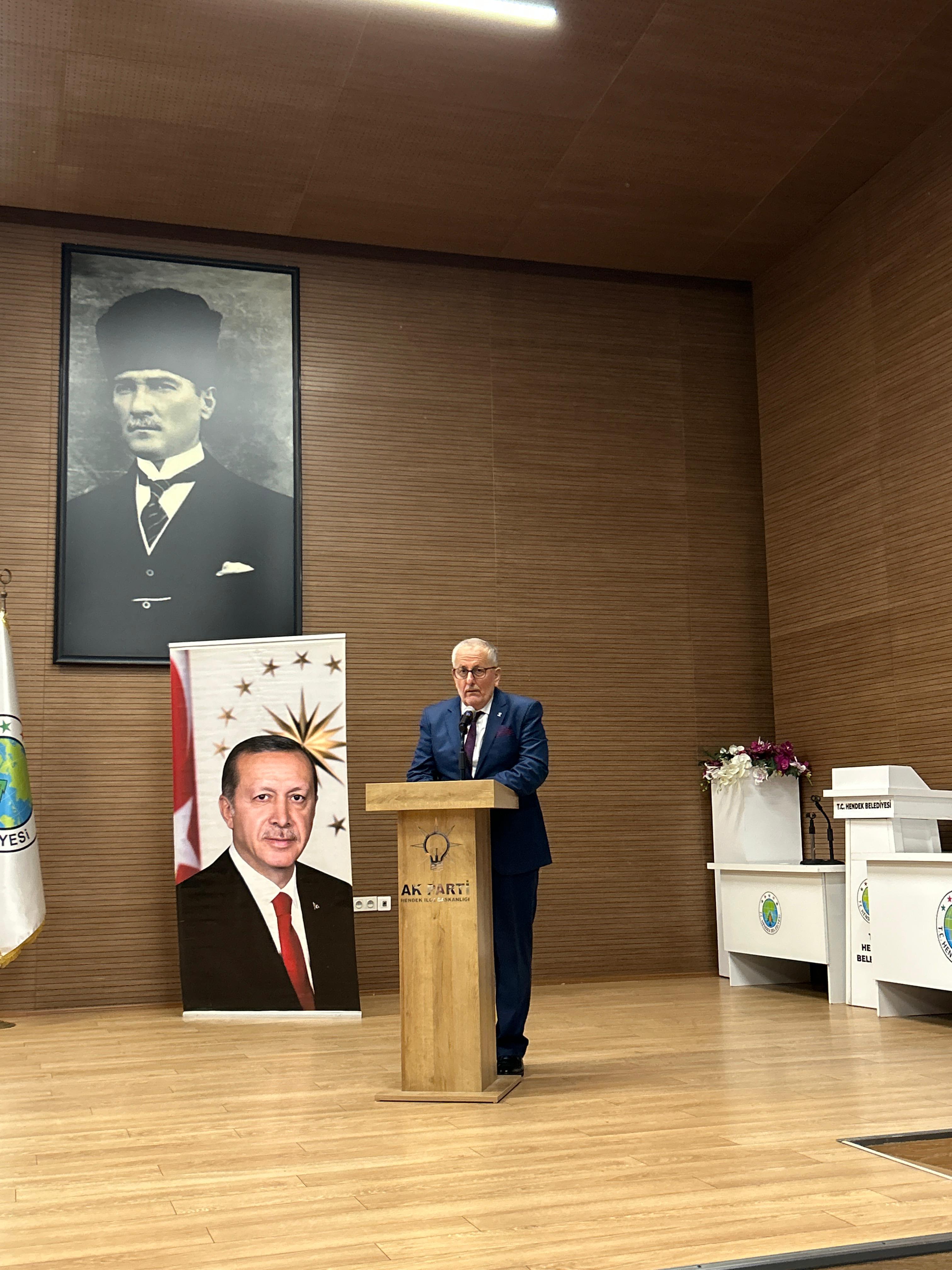 AK Parti Hendek Danışma Meclisi Toplantısını Coşkuyla Gerçekleştirdi