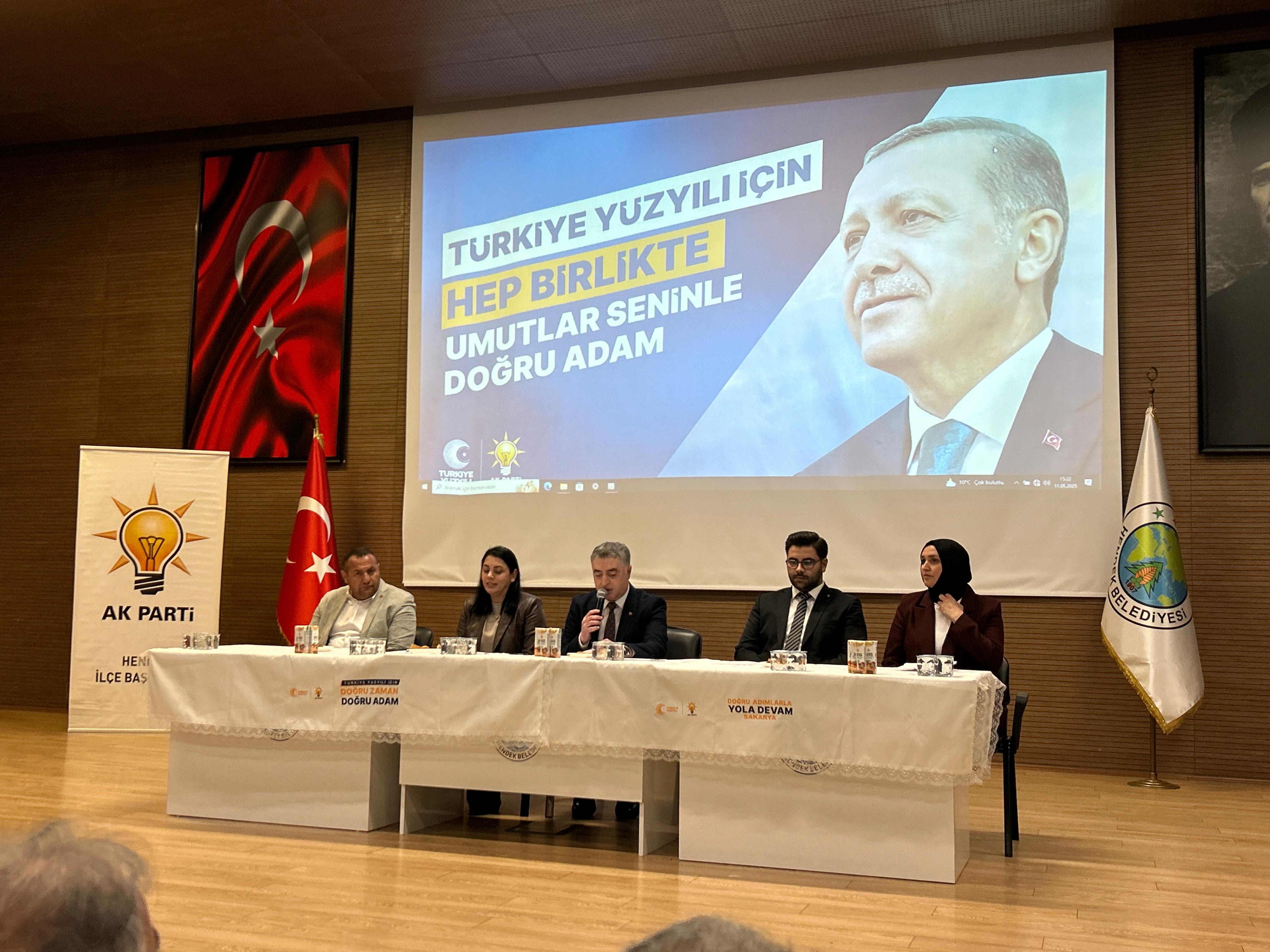 AK Parti Hendek Danışma Meclisi Toplantısını Coşkuyla Gerçekleştirdi