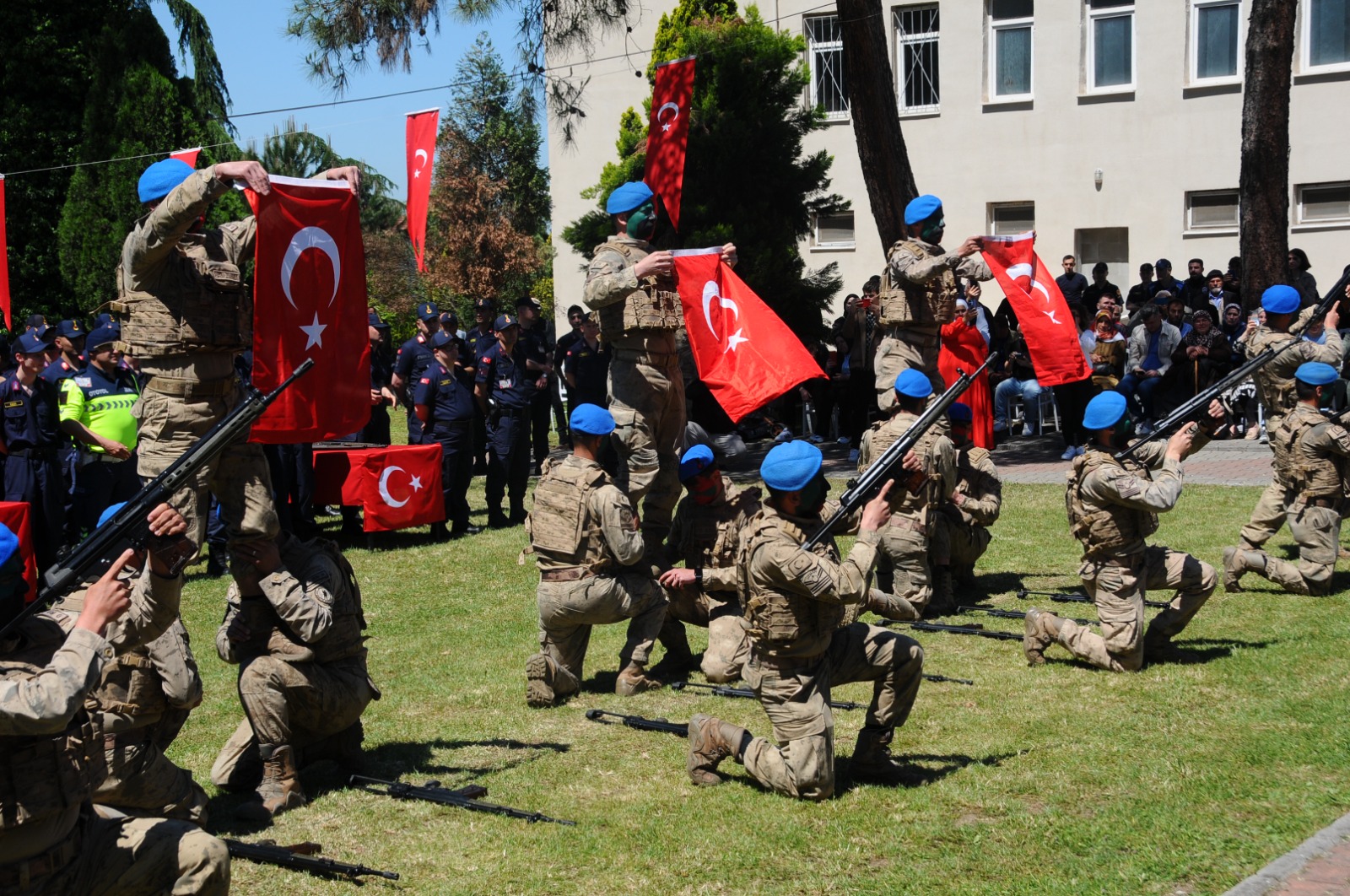 Özel Gereksinimli Gençler Askerlik yemini etti