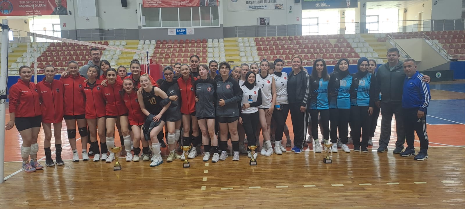 19 Mayıs Voleybol turnuvası sona erdi