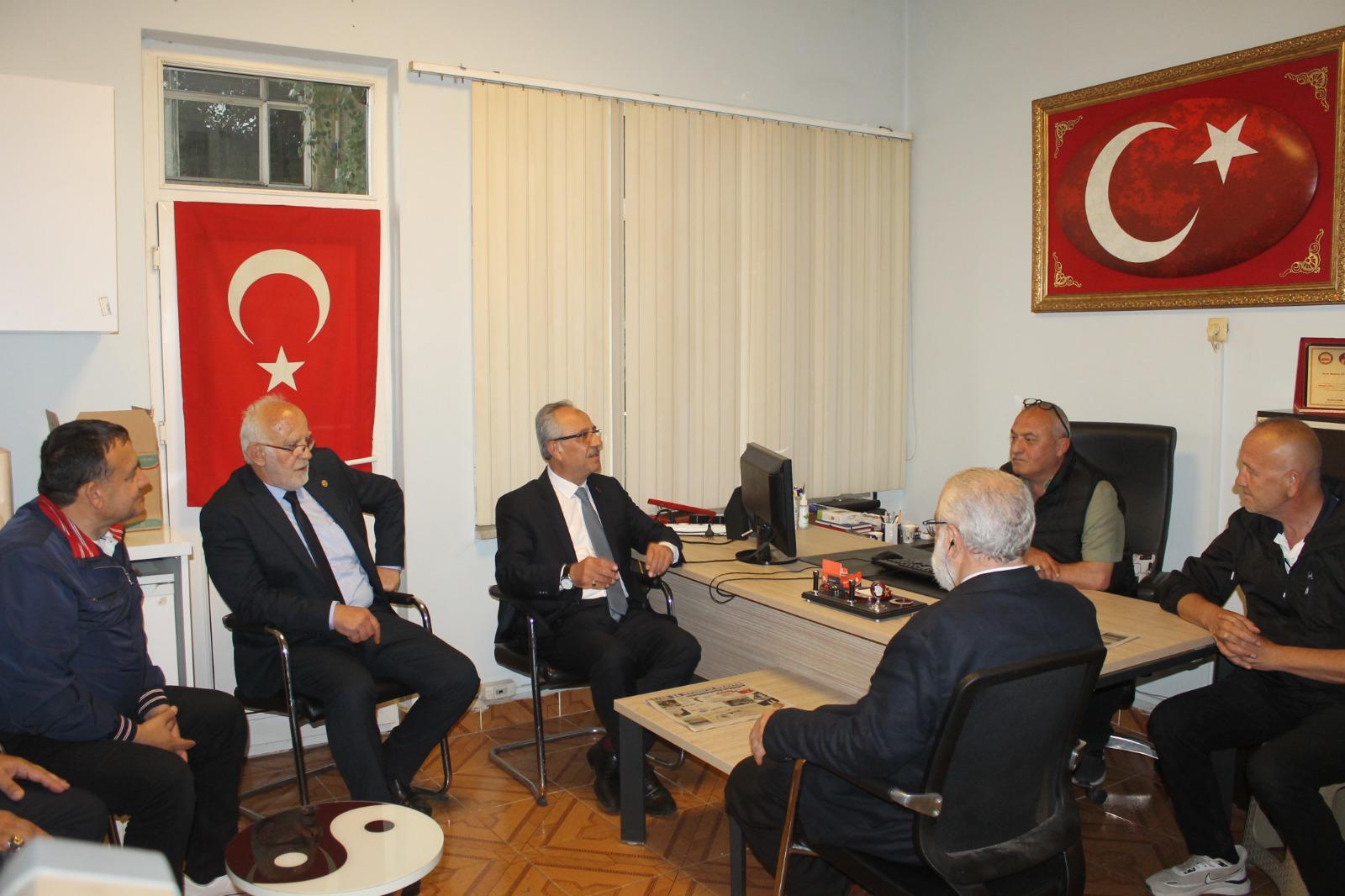 Saadet Partisi GİK Üyesi Korkmaz Hendek’te esnafı dinledi